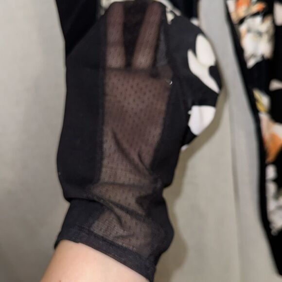 Athleta L 24” Black Ivory Floral Mesh Cropped Workout Leggings with Pockets - Picture 9 of 15